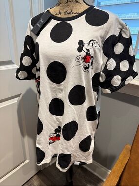 2024 Loungefly Minnie Mouse Rocks the Dots Classic Unisex Tee